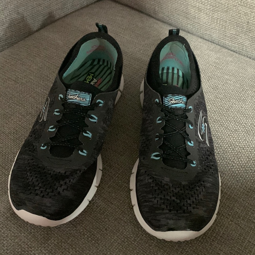Sketchers Air Cooled Memory Foam slip ins shoes  womens size 6